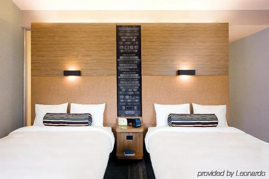 Aloft Abu Dhabi Hotel 4*,