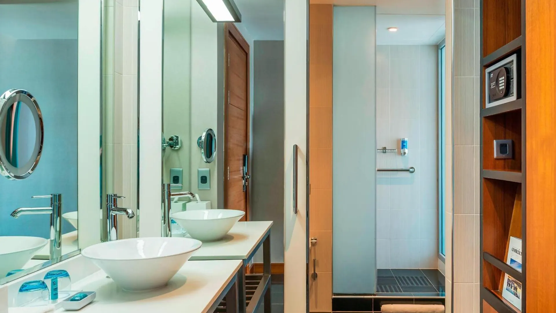 Aloft Abu Dhabi Hotel 4*,