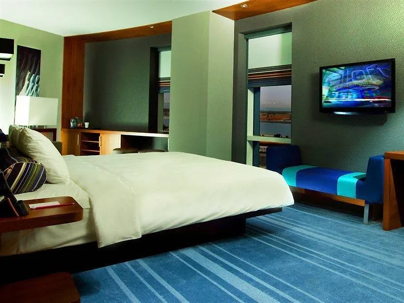 Aloft Abu Dhabi Hotel 4*,